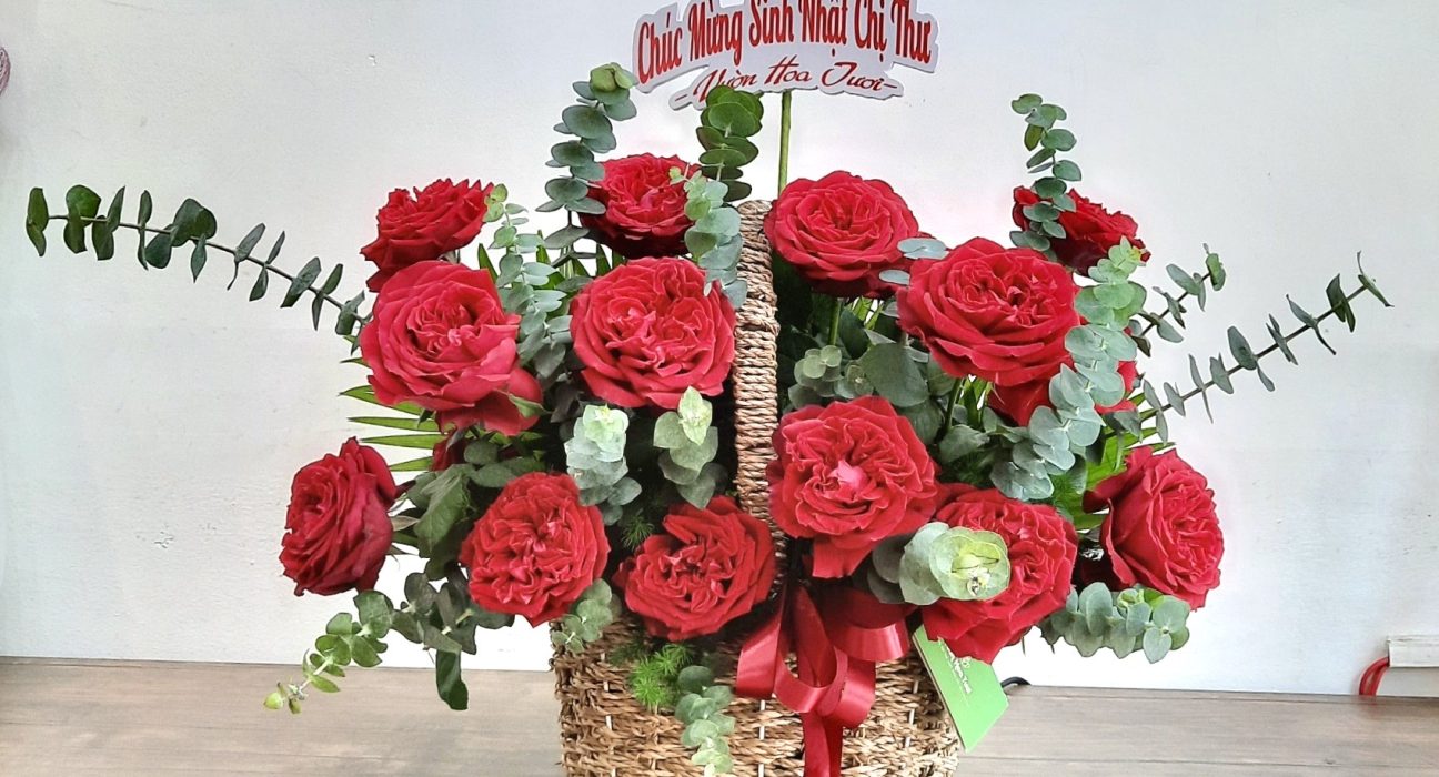 Giỏ hoa tươi 8 tháng 3 xinh đẹp