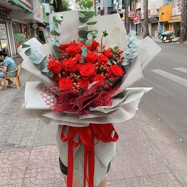 Bó hoa hồng đỏ tặng người yêu