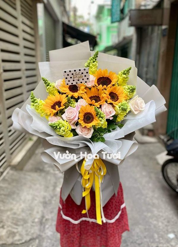 Bó hoa hướng dương lớn với nhiều bông hoa rực rỡ