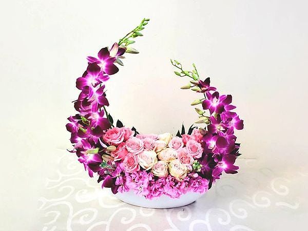 Giỏ Hoa Hình Trăng Khuyết
