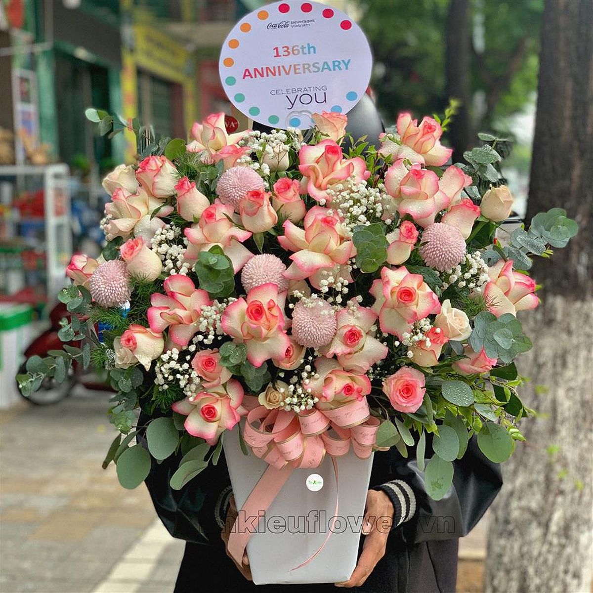 Giỏ hoa tone hồng tặng cô giáo nhân ngày 20-11