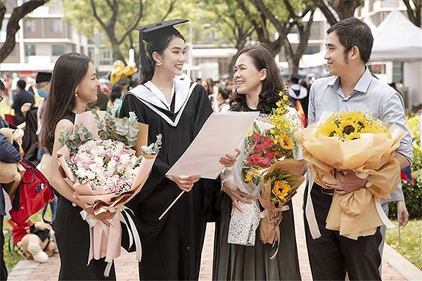 hoa tang tot nghiep cam nang chon loc nhung bo hoa y nghia 109 3398