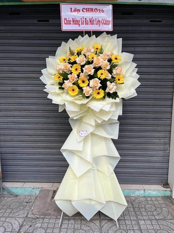 Kệ Hoa Chúc Mừng màu vàng