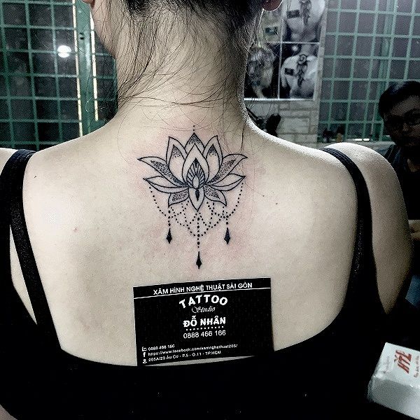 Ý Nghĩa Hình Xăm Hoa Sen Mandala: Biểu Tượng Tâm Linh Và Nghệ Thuật Độc Đáo 4 Mẫu hình xăm hoa sen Mandala cho nữ